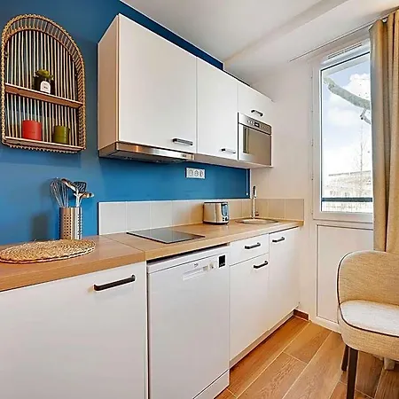 Hotel With Rooftop Access - 4p - Vanves 3*