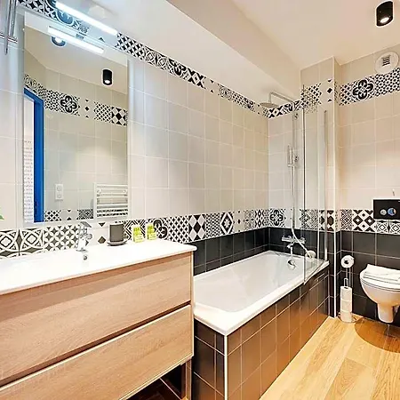 Hotel With Rooftop Access - 4p - Vanves Paris
