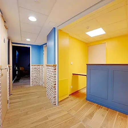 Hotel With Rooftop Access - 4p - Vanves