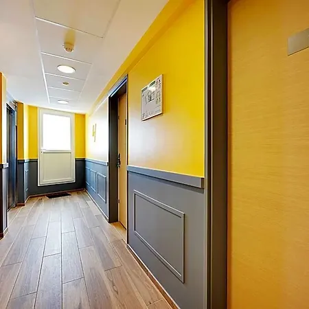 With Rooftop Access - 4p - Vanves 3* Paris